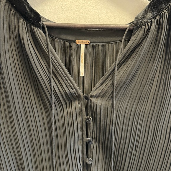 Free People Shirt Black in medium with velvet trim and buttons - Picture 2 of 4